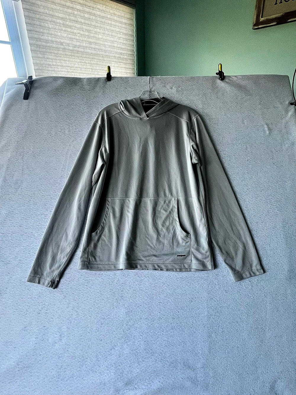 Patagonia Men's Gray Long Sleeve Hoodie Size Medium
